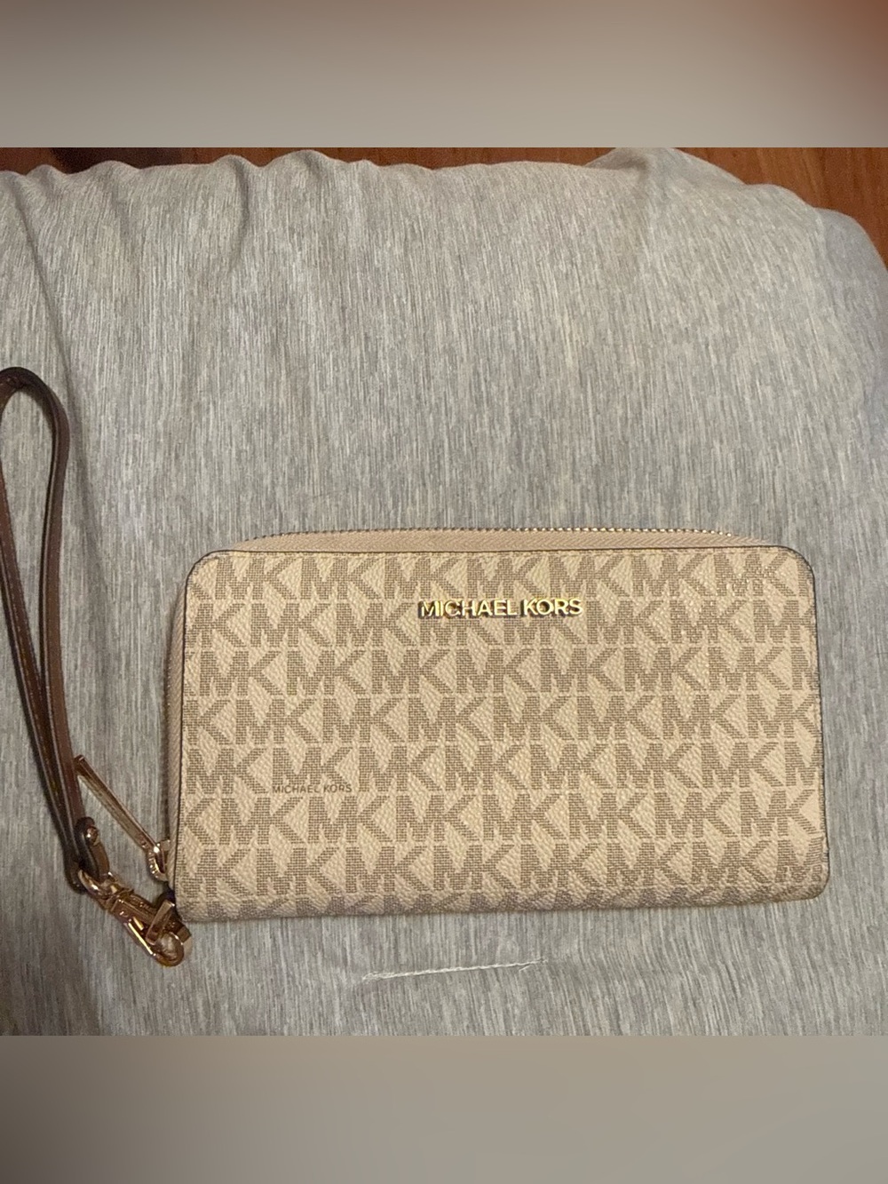 Michael Kors Signature Wristlet Wallet